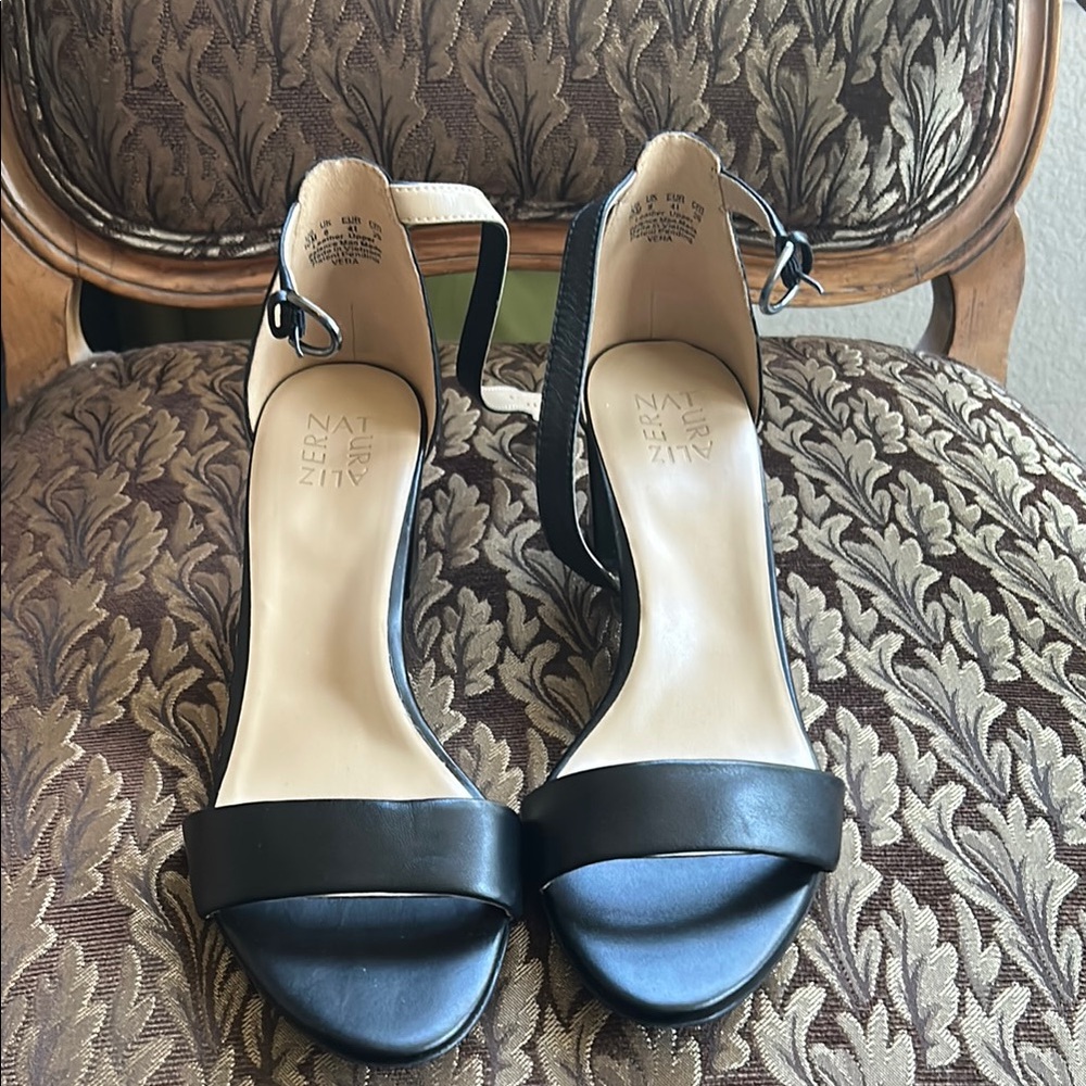 Naturalizer Black Women's Vera Sandals